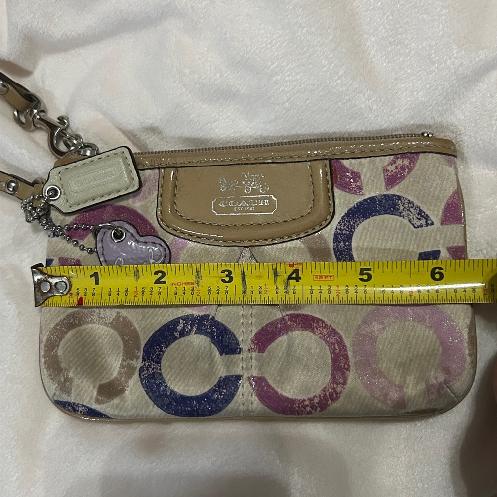 Coach Gesso Op Art Metallic Wristlet - Picture 8 of 16